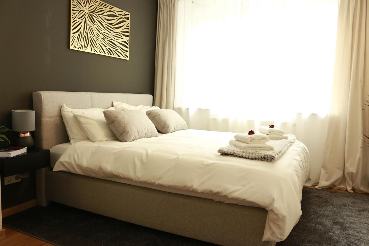 Am City Apartment 24H Self-Check-In, Free Parking, U-Bahn 350M, Netflix Nuremberg Extérieur photo