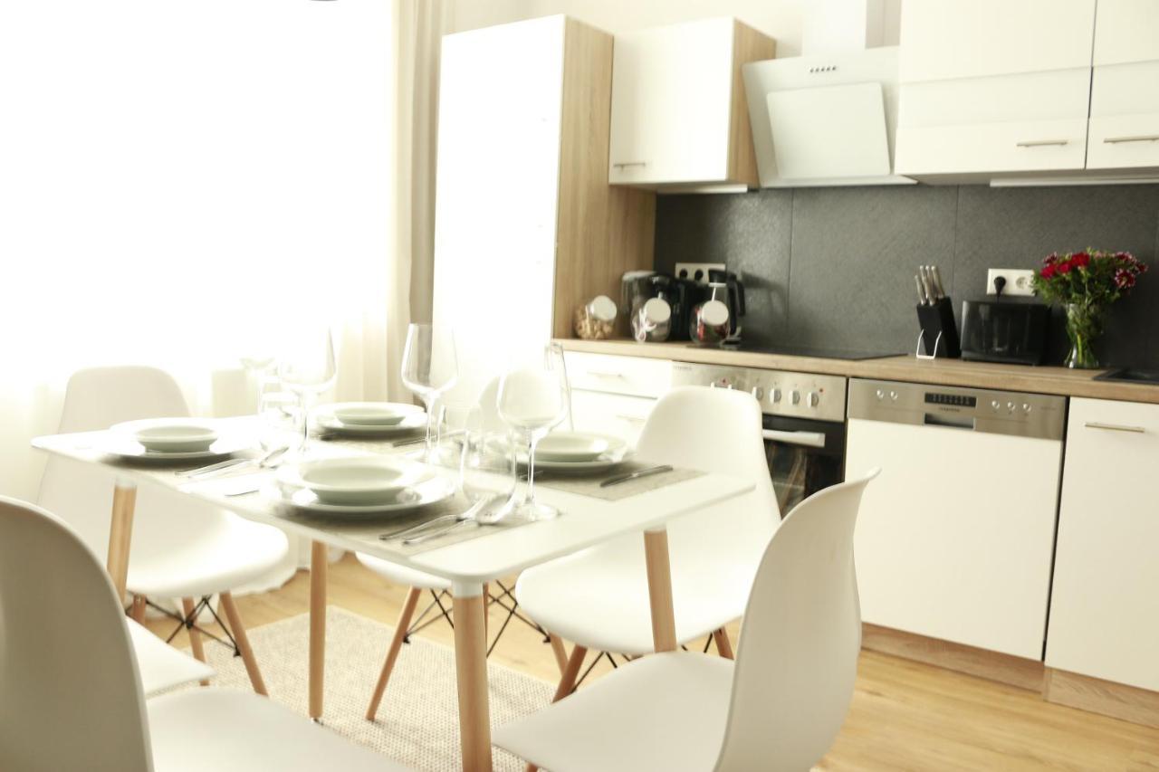 Am City Apartment 24H Self-Check-In, Free Parking, U-Bahn 350M, Netflix Nuremberg Extérieur photo