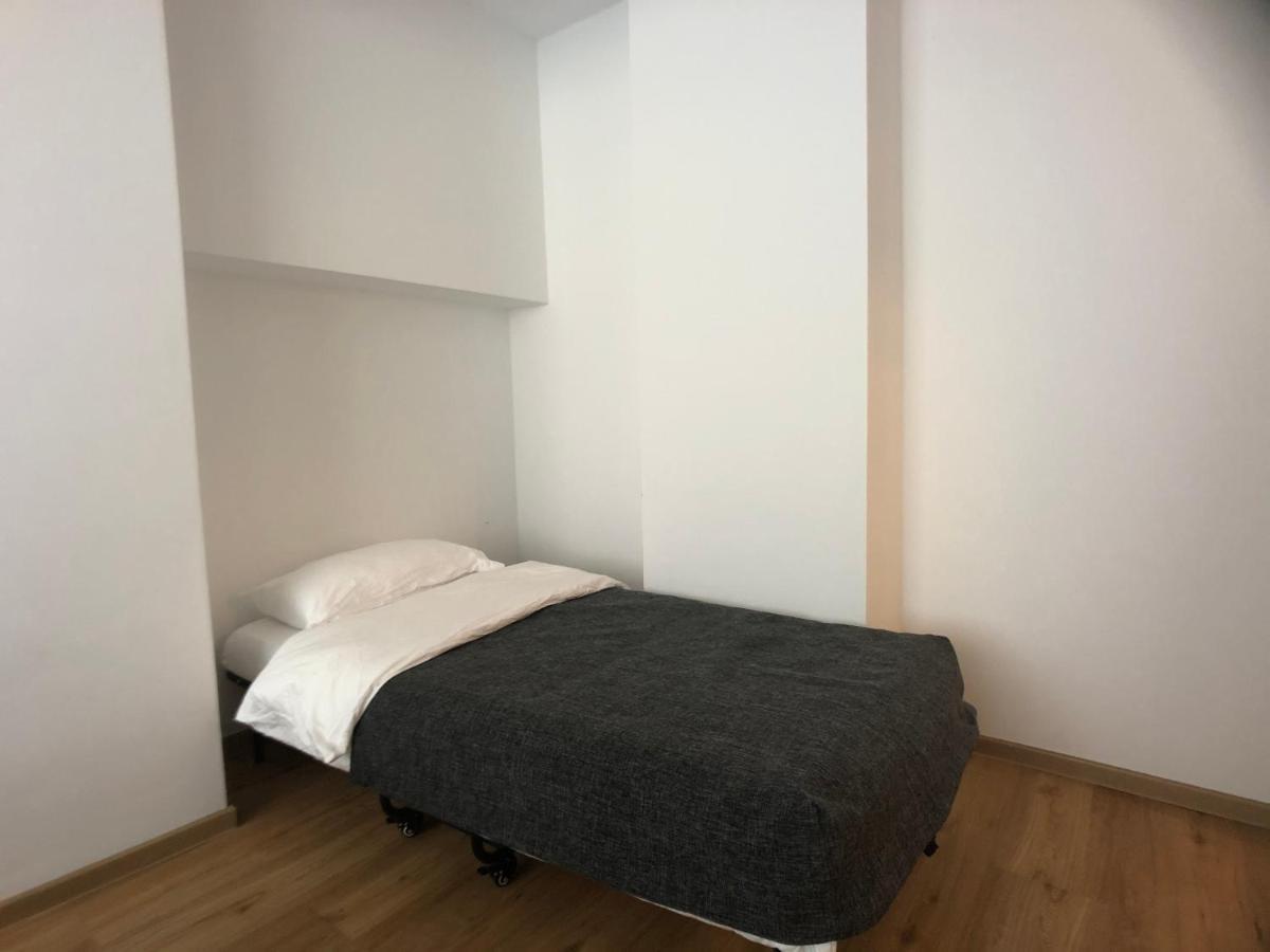 Am City Apartment 24H Self-Check-In, Free Parking, U-Bahn 350M, Netflix Nuremberg Extérieur photo