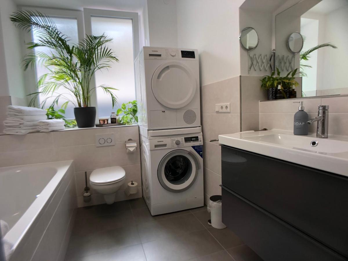 Am City Apartment 24H Self-Check-In, Free Parking, U-Bahn 350M, Netflix Nuremberg Extérieur photo